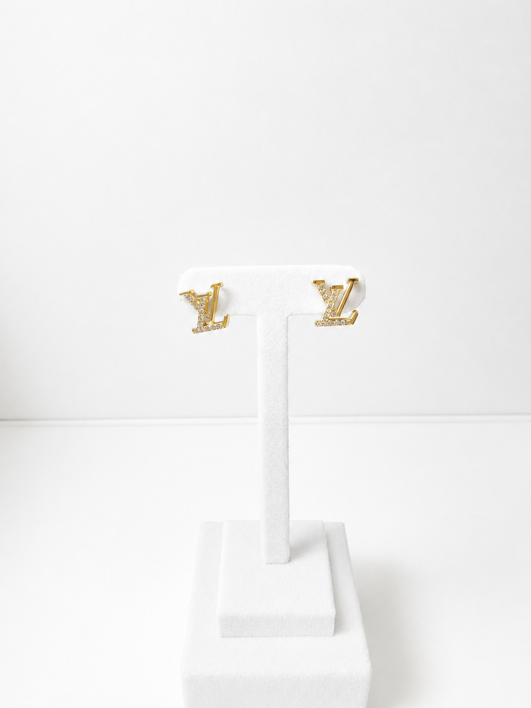 Boucle d’oreille LVstrass